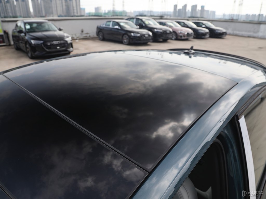 阿瓦隆綠奧迪Q3 Sportback車身外觀圖片