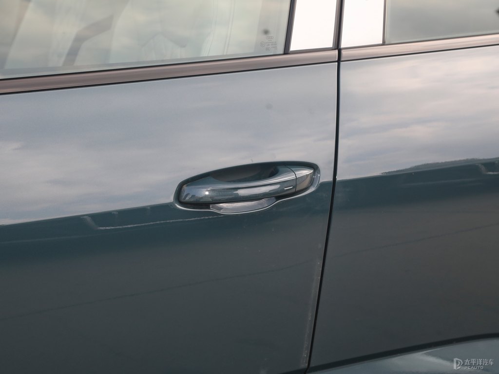 阿瓦隆綠奧迪Q3 Sportback車身外觀圖片