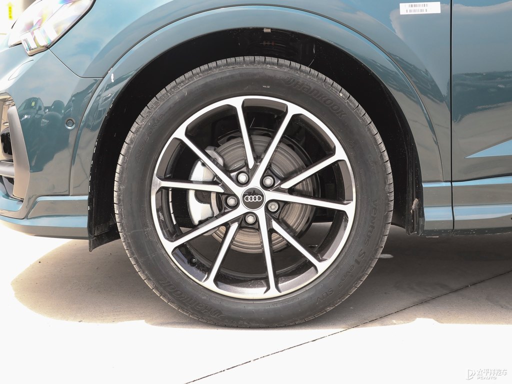 阿瓦隆綠奧迪Q3 Sportback車(chē)身外觀圖片