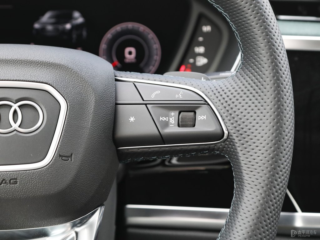 阿瓦隆綠奧迪Q3 Sportback中控內(nèi)飾圖片