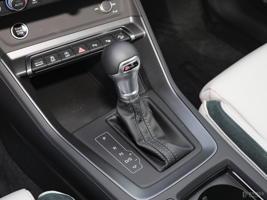 阿瓦隆綠奧迪Q3 Sportback中控內(nèi)飾圖片