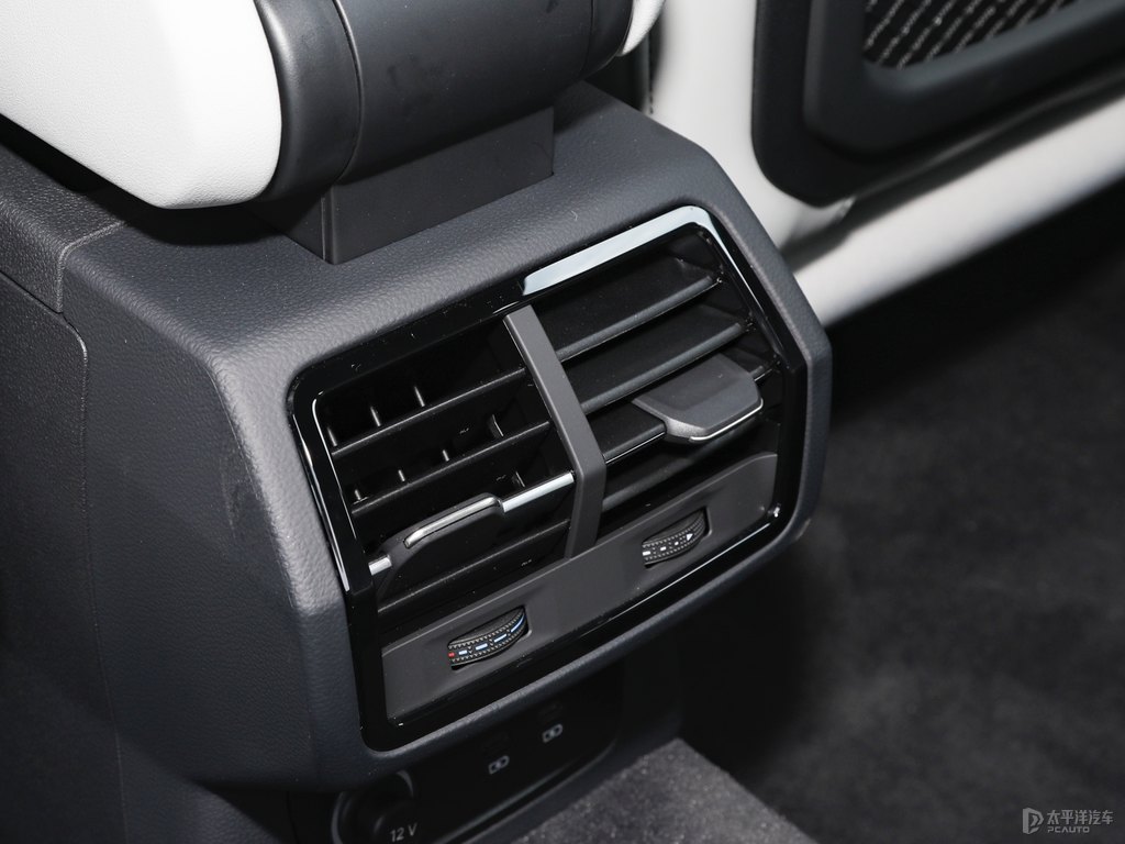 阿瓦隆綠奧迪Q3 Sportback座椅內(nèi)飾圖片