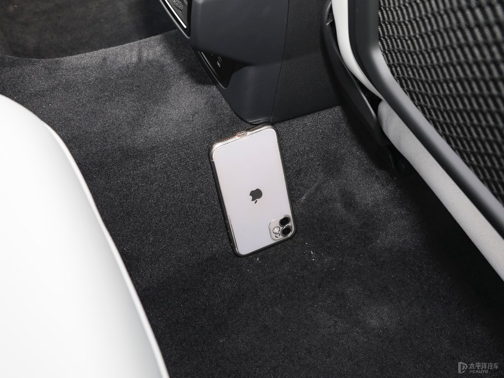 阿瓦隆綠奧迪Q3 Sportback駕乘空間空間圖片