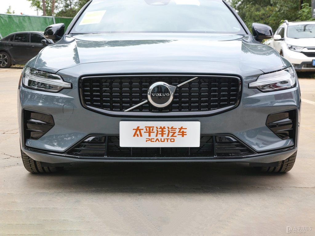 薄霧灰沃爾沃V60車頭外觀圖片