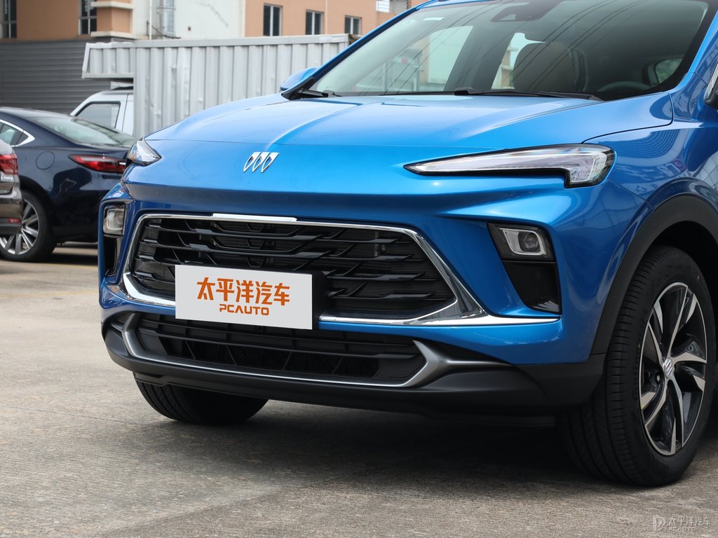 春水藍(lán)昂科拉車頭外觀圖片
