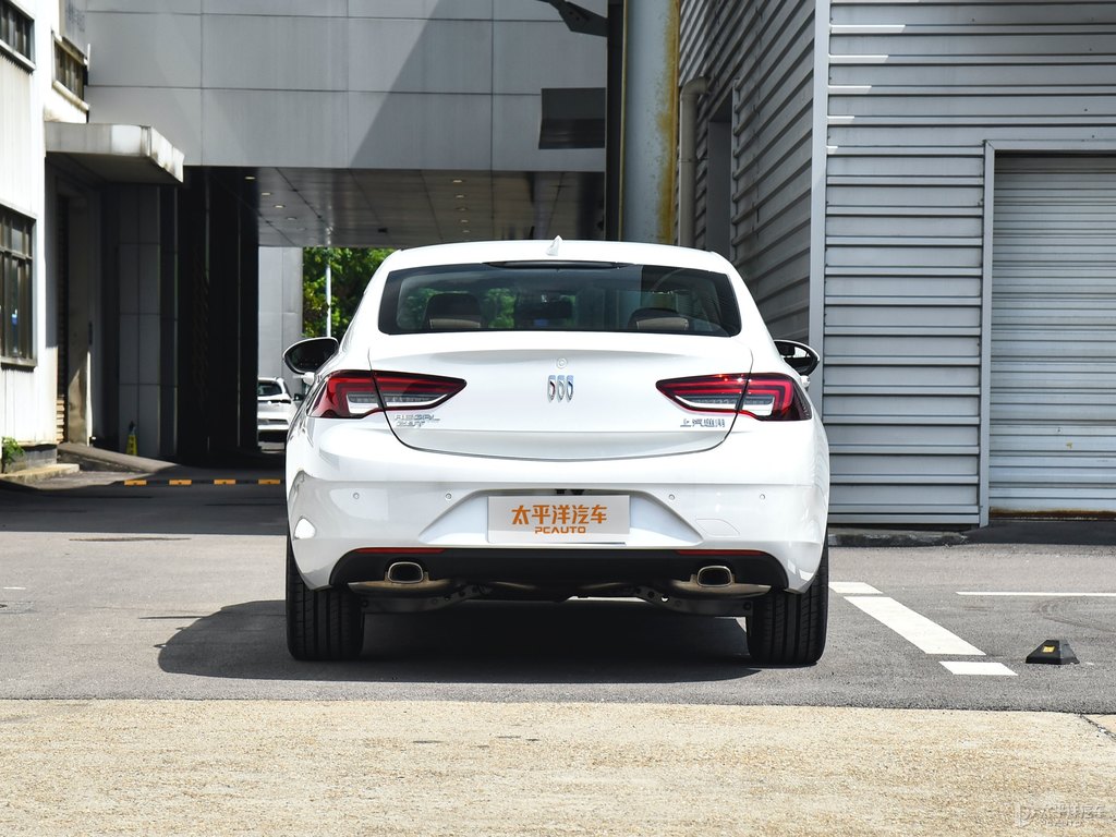 冰晶白君威整車外觀外觀圖片