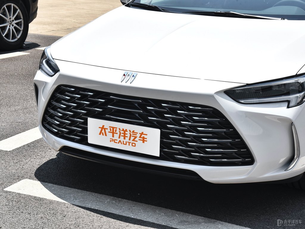 冰晶白君威車頭外觀圖片