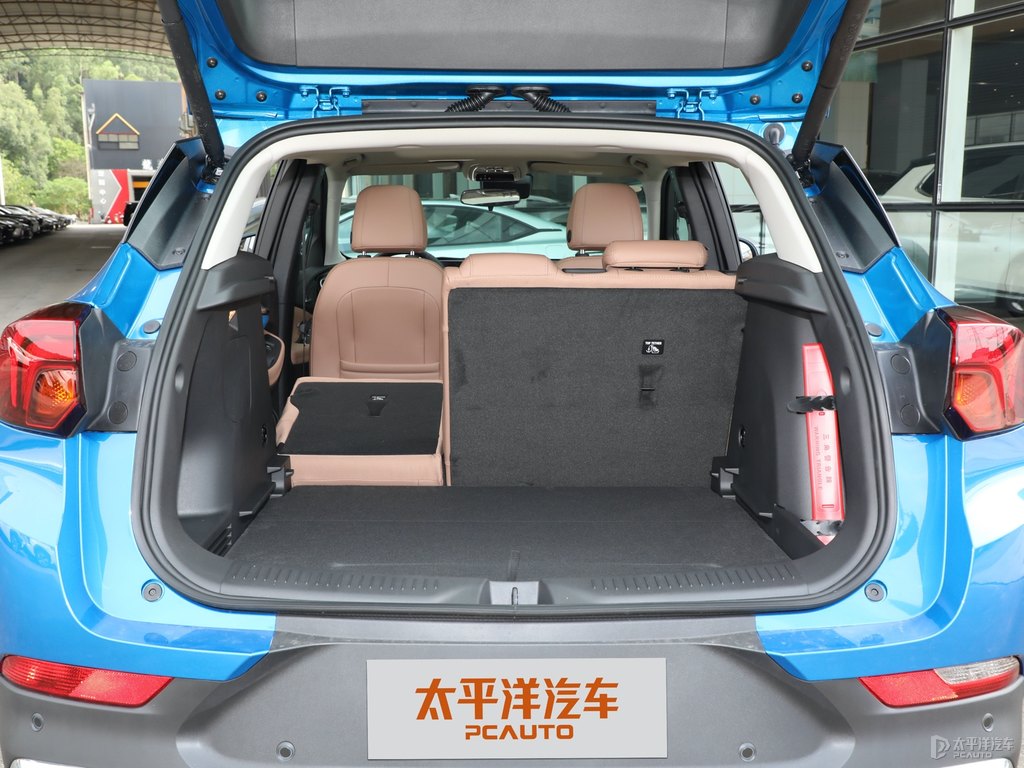春水藍昂科拉后備廂空間圖片
