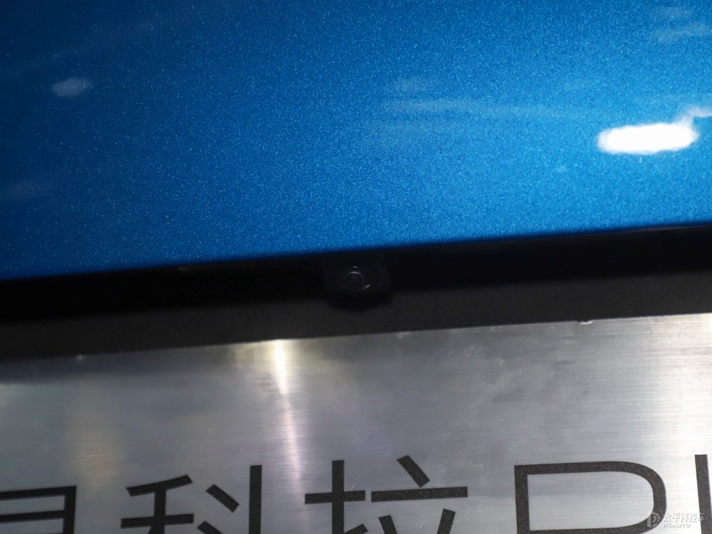 春水藍(lán)昂科拉車尾外觀圖片