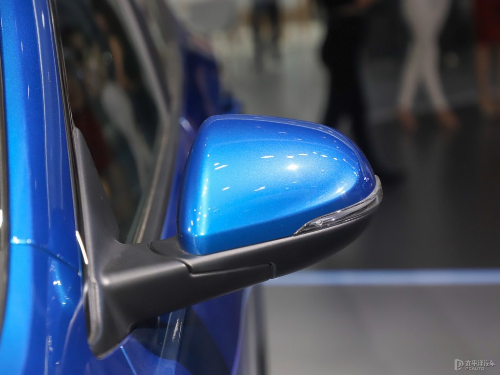 春水藍(lán)昂科拉車身外觀圖片