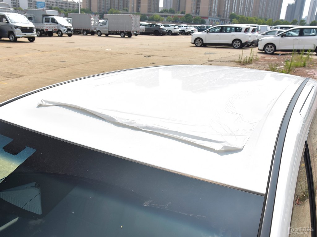 星月白奧德賽車身外觀圖片