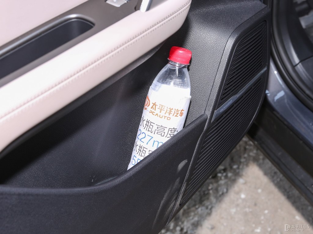 山脈灰唐新能源儲物空間空間圖片