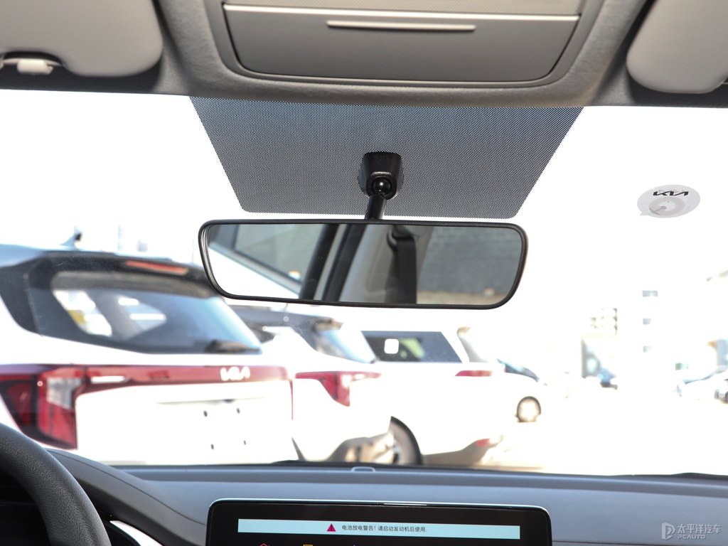 珍珠白起亞K3車廂內(nèi)飾圖片