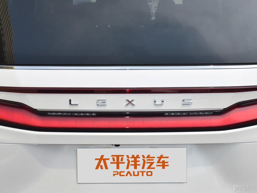 超音速石英白雷克薩斯LM車尾外觀圖片