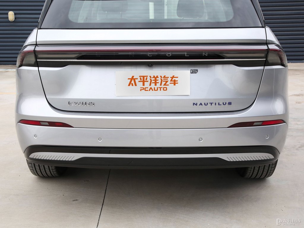 電光銀航海家車尾外觀圖片