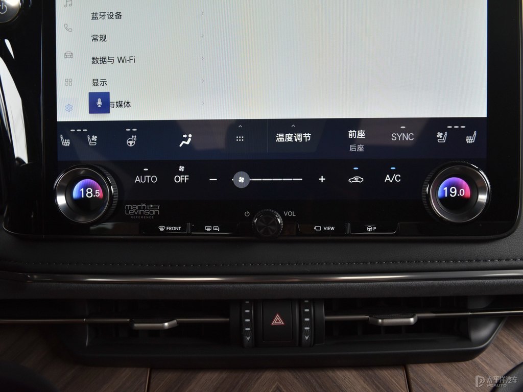 超音速石英白雷克薩斯LM中控內(nèi)飾圖片