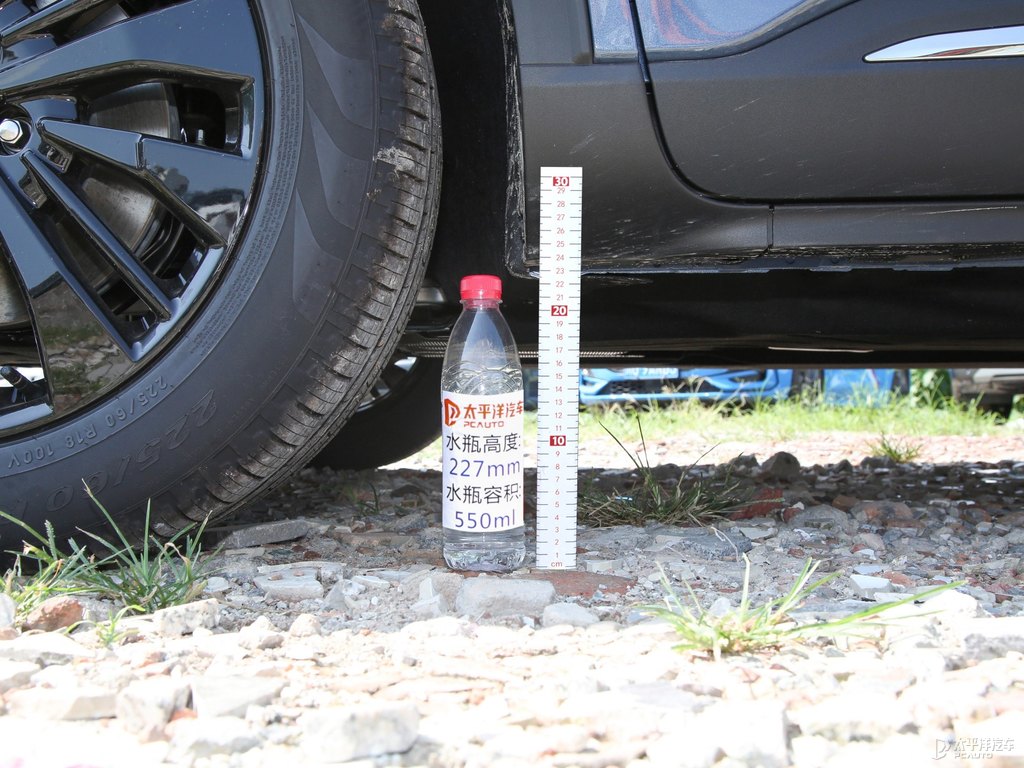 靜謐藍銳際車身外觀圖片