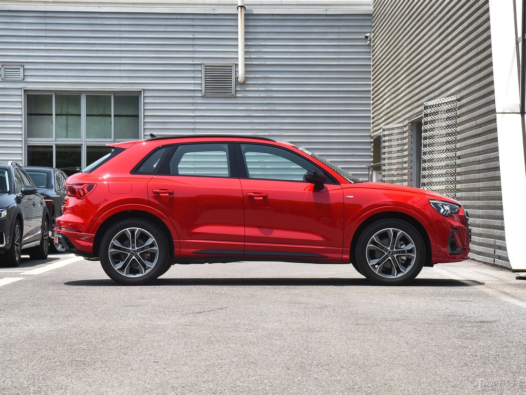 探戈紅奧迪Q3整車外觀外觀圖片