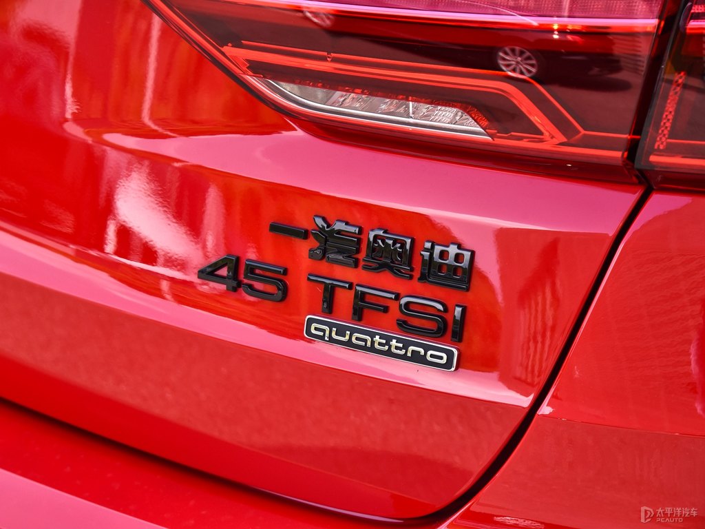 探戈紅奧迪Q3車(chē)尾外觀圖片