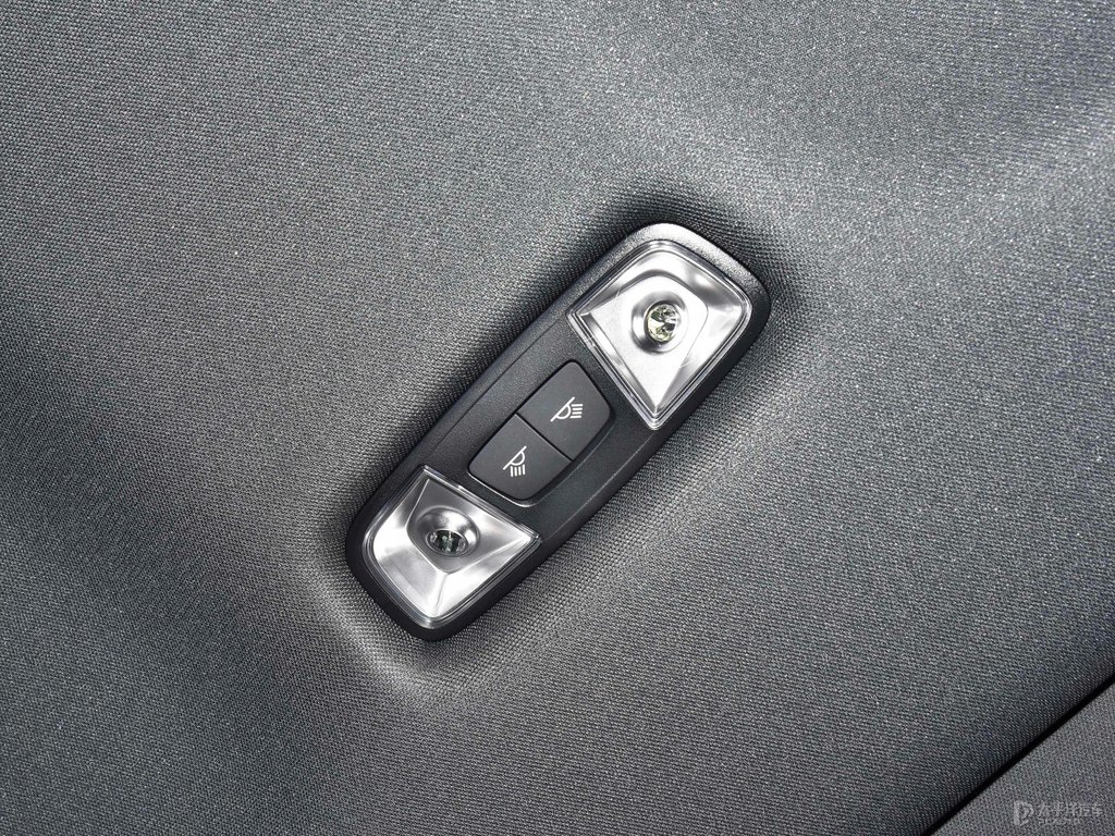 探戈紅奧迪Q3車廂內(nèi)飾圖片