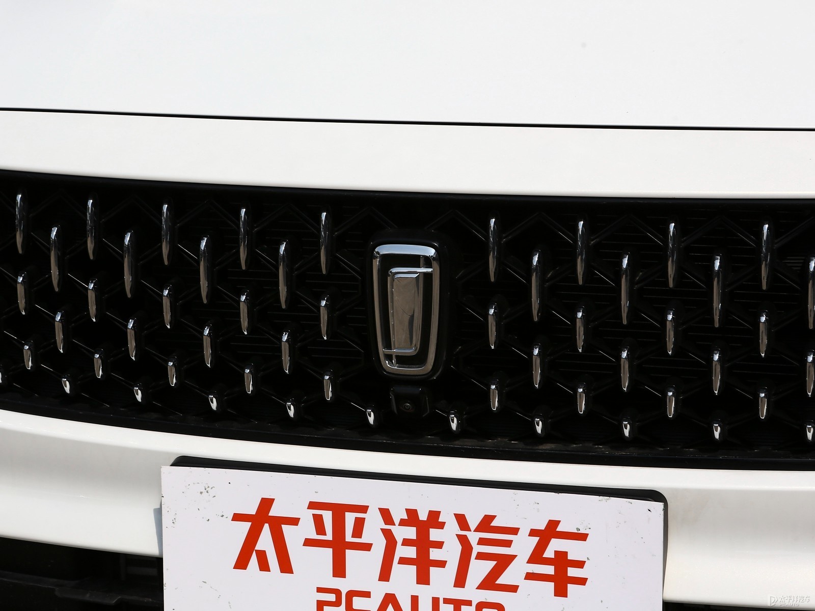 奔騰B70外觀高清大圖