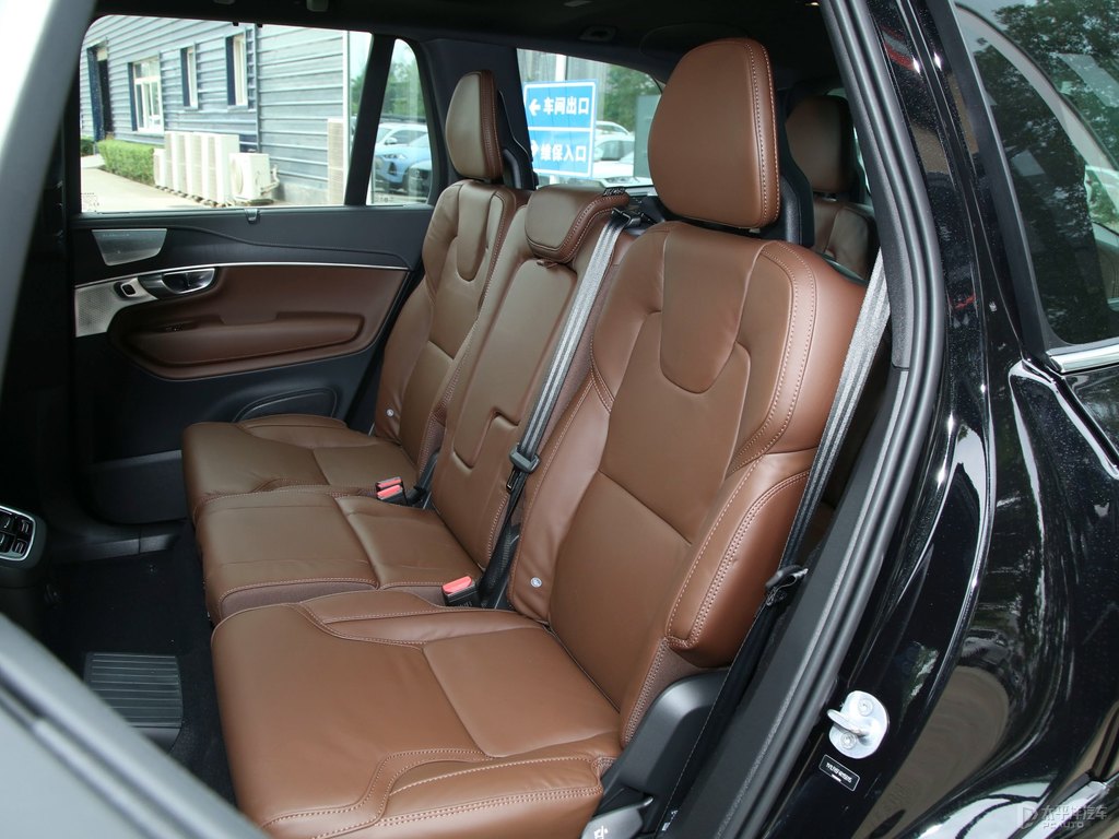 瑪瑙黑沃爾沃XC90新能源座椅內(nèi)飾圖片