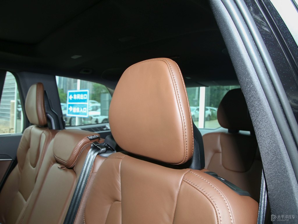 瑪瑙黑沃爾沃XC90新能源座椅內(nèi)飾圖片
