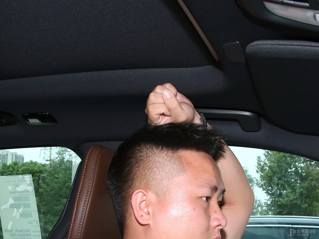 瑪瑙黑沃爾沃XC90新能源駕乘空間空間圖片