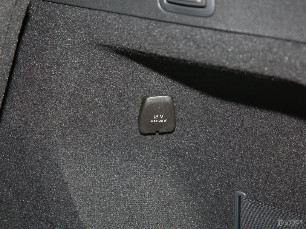 瑪瑙黑沃爾沃XC90新能源后備廂空間圖片