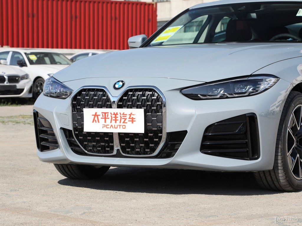 布魯克林灰寶馬4系車頭外觀圖片
