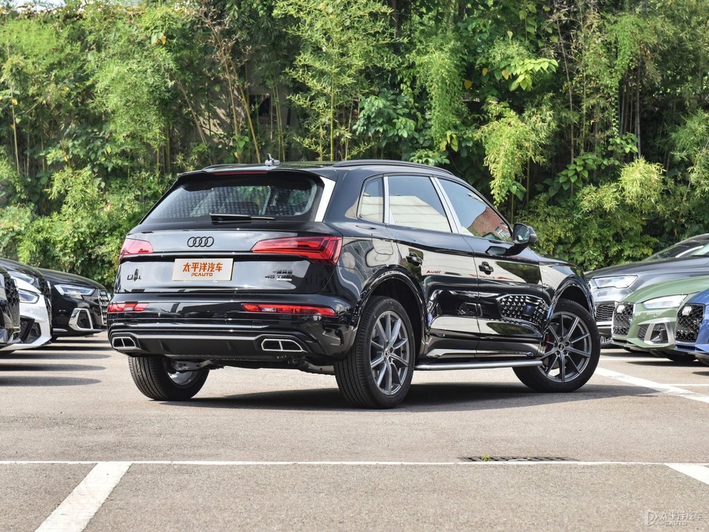 傳奇黑奧迪Q5L整車外觀外觀圖片