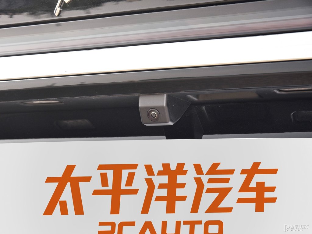 魅夜黑紅旗HS7車尾外觀圖片