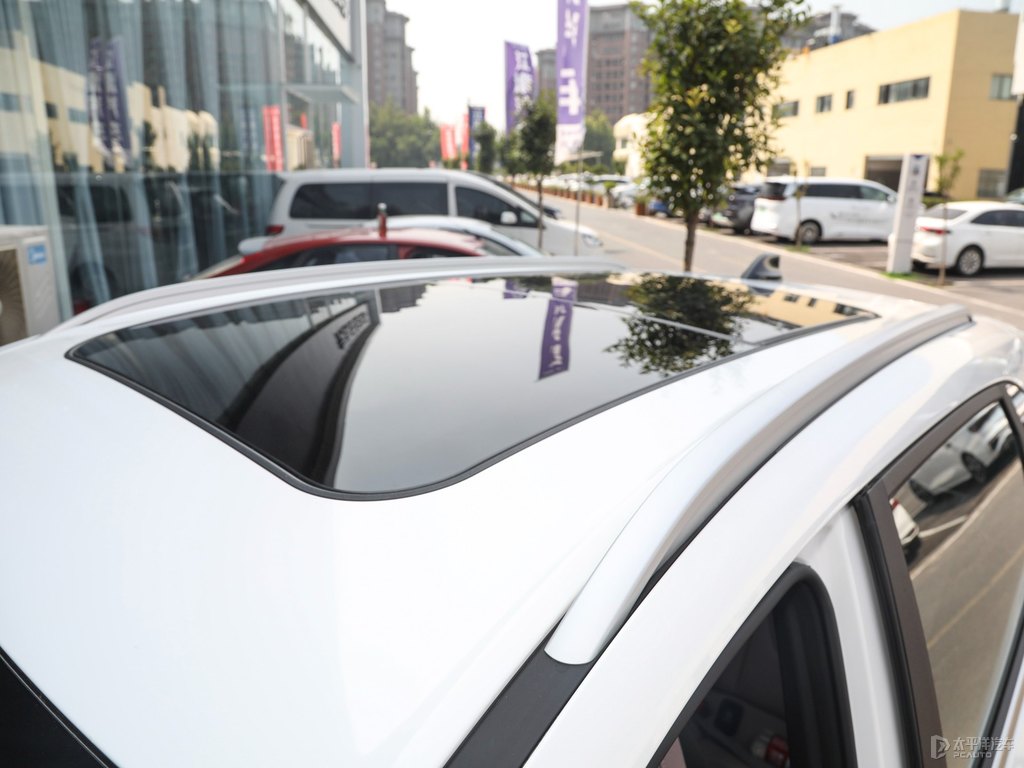 ׽QX PHEV܇^DƬ