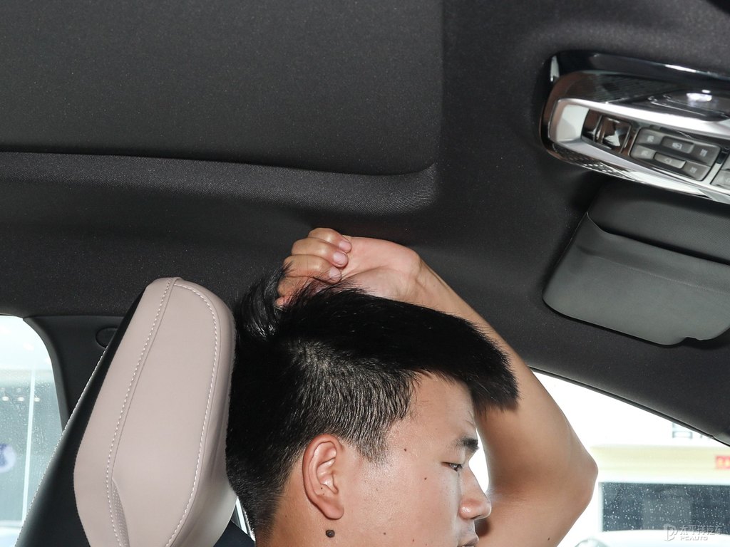 ׽QX PHEV{˿ggDƬ