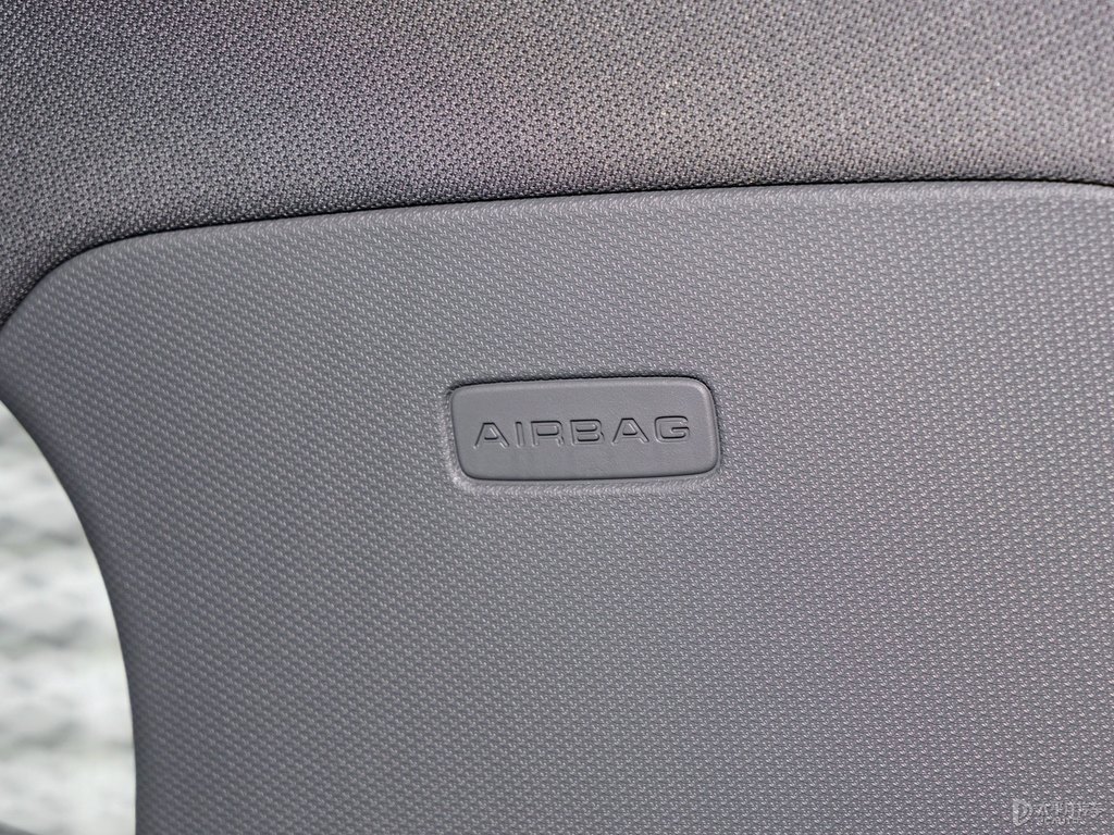 冰川白奧迪Q3車廂內(nèi)飾圖片