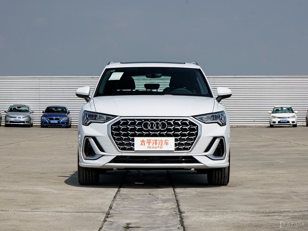 冰川白奧迪Q3整車外觀外觀圖片