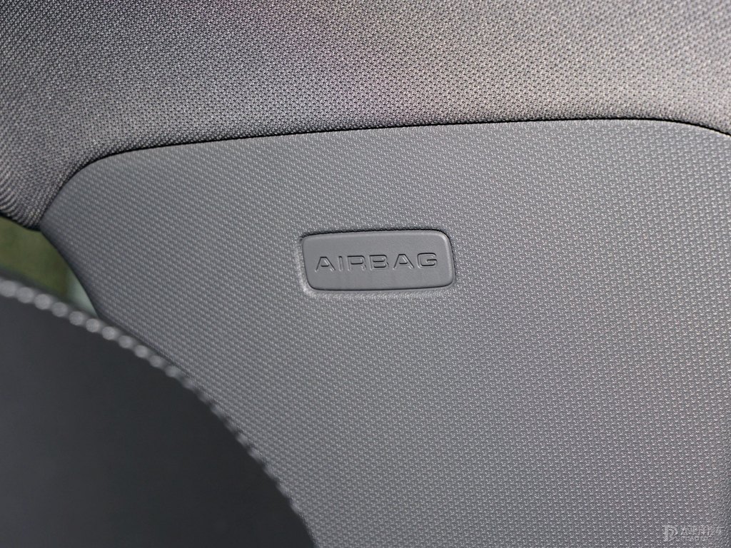 冰川白奧迪Q3車廂內(nèi)飾圖片