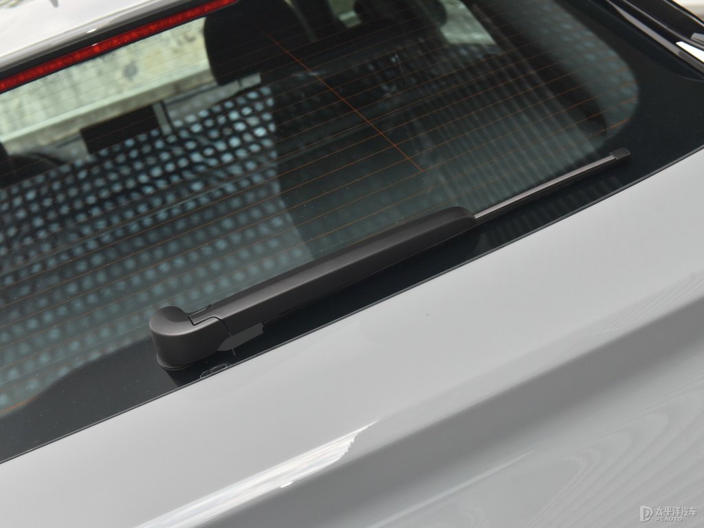 納多灰奧迪Q5L Sportback車尾外觀圖片
