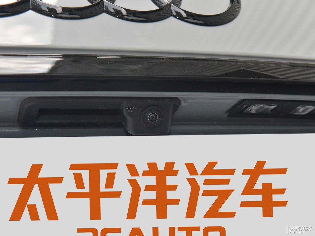 納多灰奧迪Q5L Sportback車尾外觀圖片