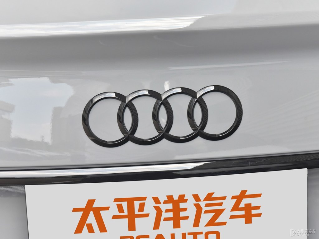納多灰奧迪Q5L Sportback車尾外觀圖片