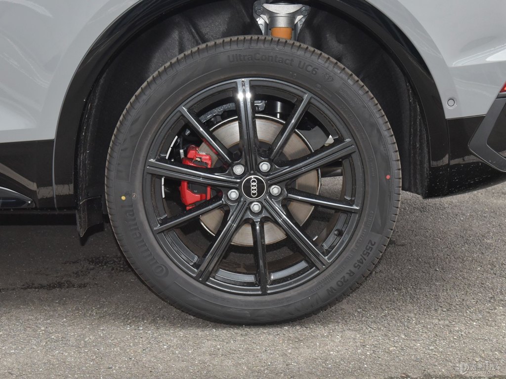 納多灰奧迪Q5L Sportback車身外觀圖片