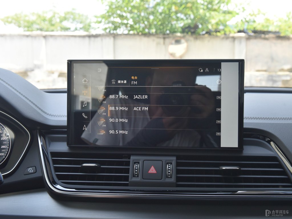 納多灰奧迪Q5L Sportback中控內(nèi)飾圖片