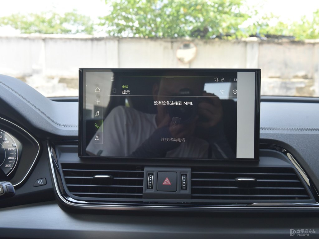 納多灰奧迪Q5L Sportback中控內(nèi)飾圖片