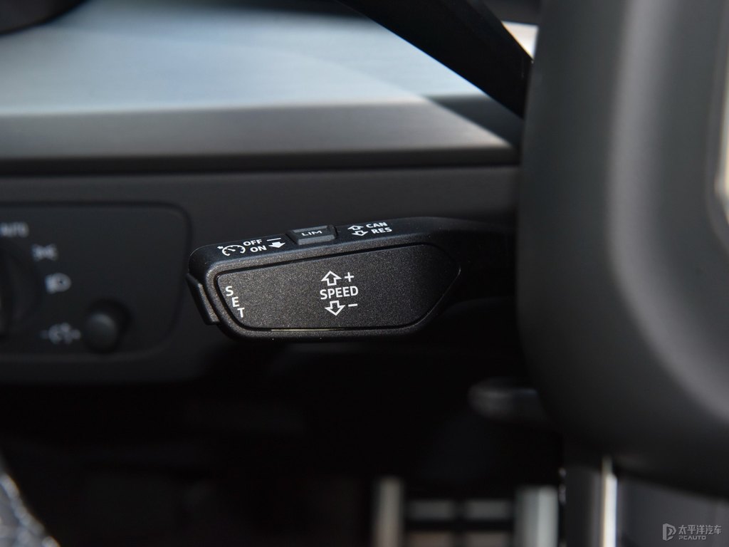 納多灰奧迪Q5L Sportback中控內(nèi)飾圖片