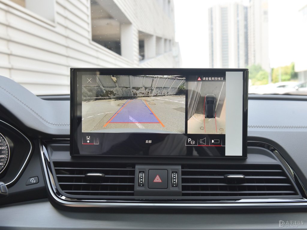 納多灰奧迪Q5L Sportback中控內(nèi)飾圖片