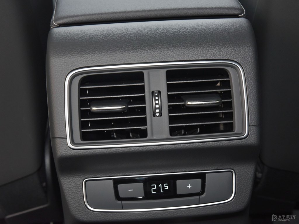 納多灰奧迪Q5L Sportback座椅內(nèi)飾圖片