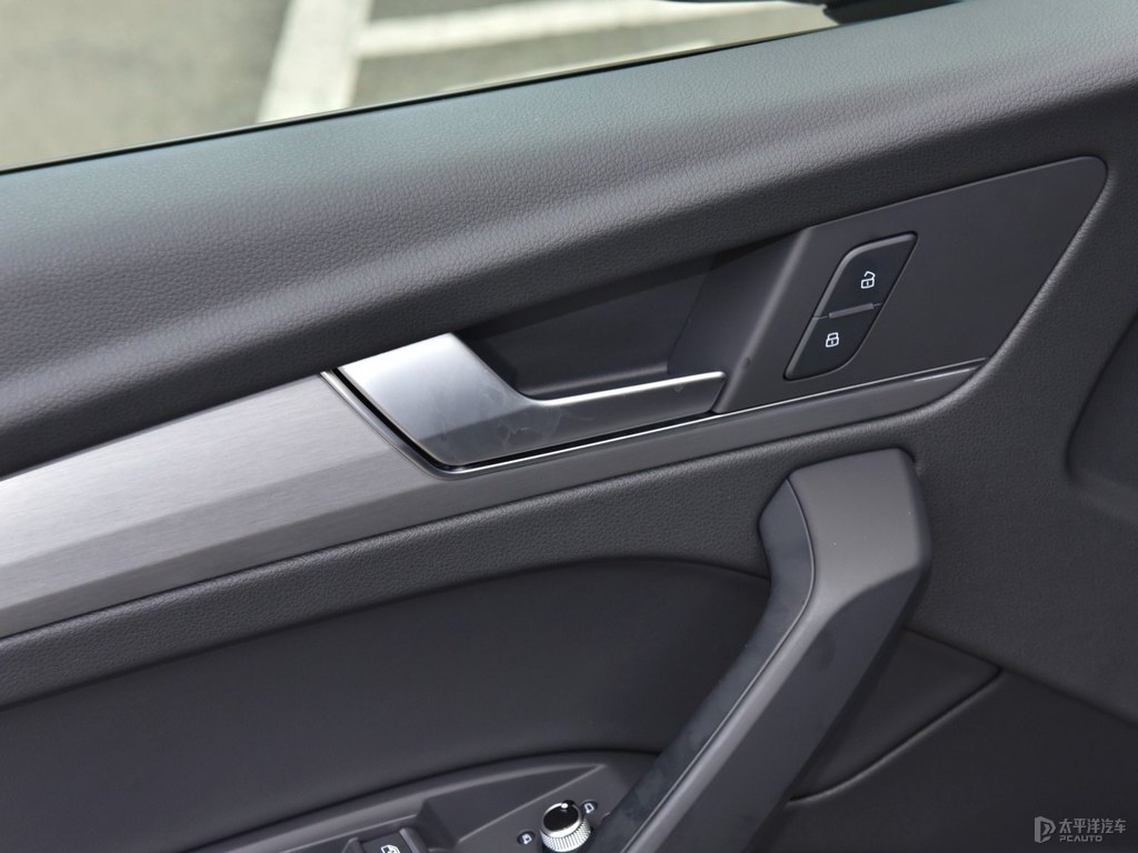 納多灰奧迪Q5L Sportback車廂內(nèi)飾圖片