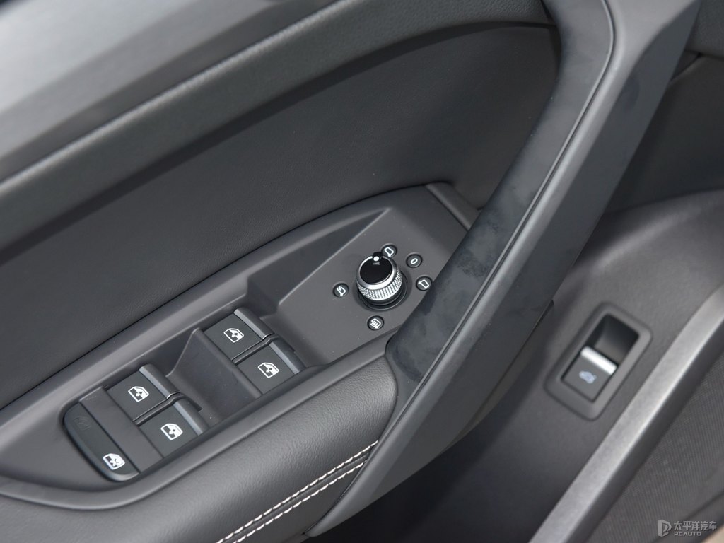 納多灰奧迪Q5L Sportback車廂內(nèi)飾圖片