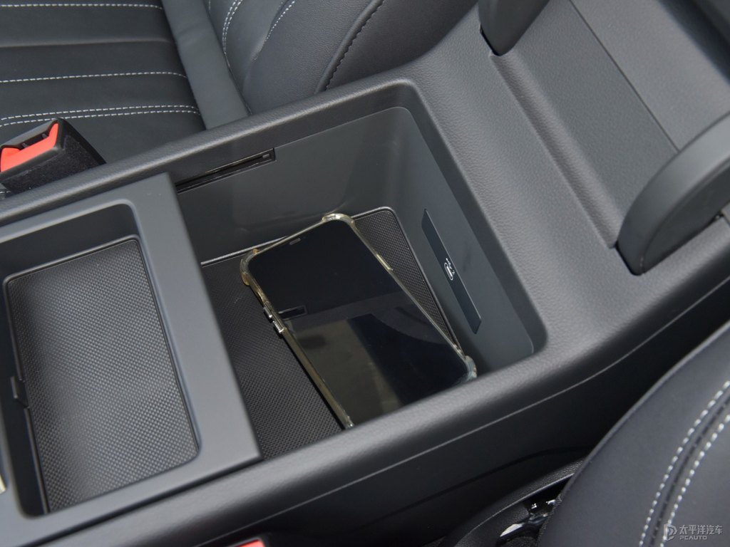 納多灰奧迪Q5L Sportback儲物空間空間圖片