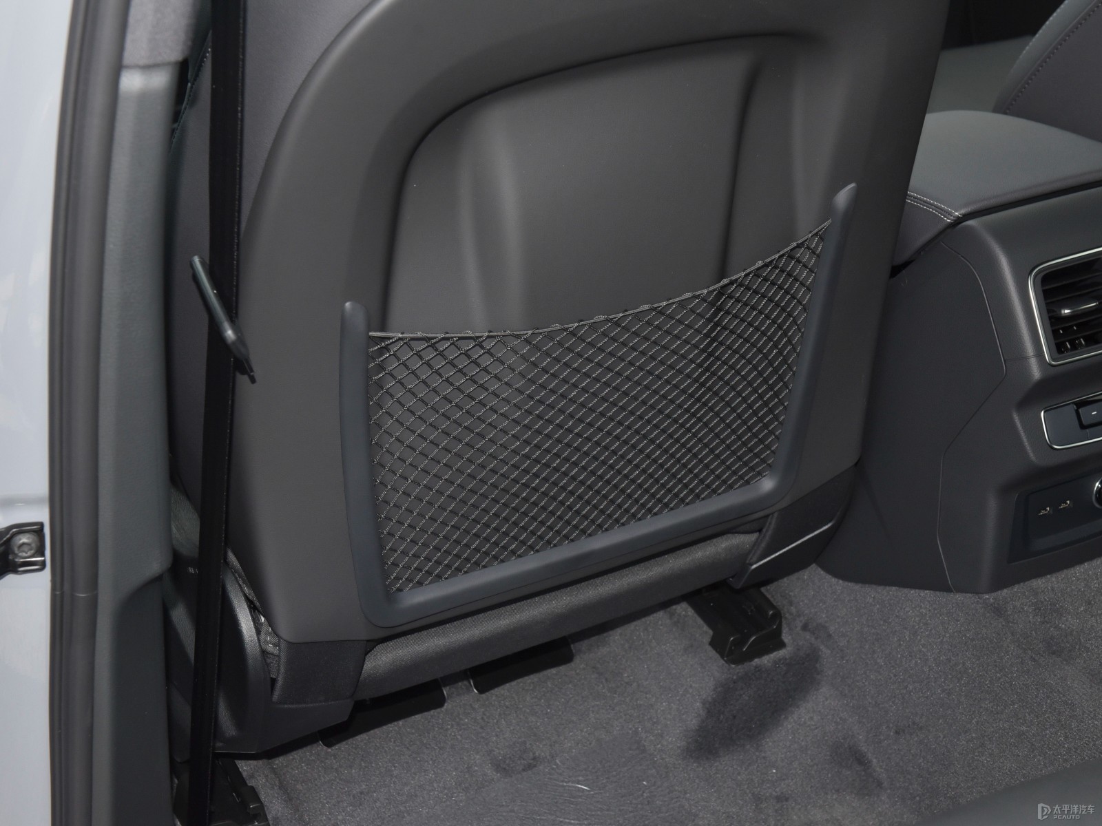 奧迪Q5L Sportback空間高清大圖